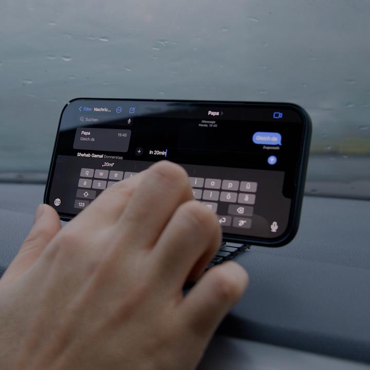 Produktbild Deltalabs Universal Smartphone Halterung Silikon Anti Rutsch Matte Haftpad Handy Halter