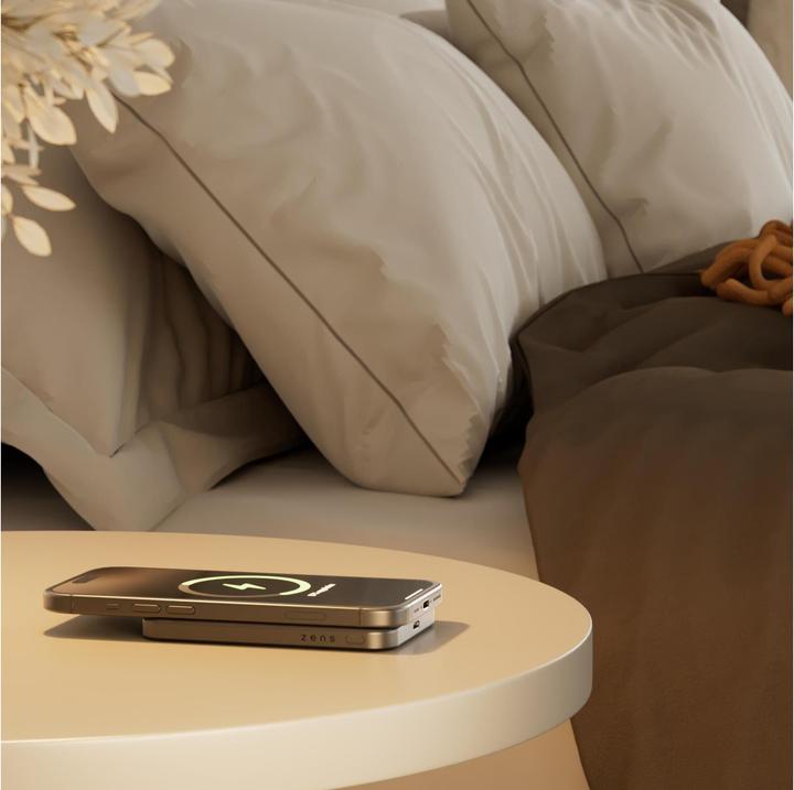 Produktbild Zens Slim Qi2 Al Powerbank 5000mAh Black (5000 mAh, 15 W, 19.25 Wh)