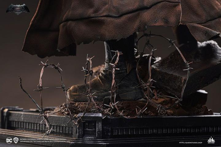 Produktbild Queen Studios DC Comics statuette 1/4 Knightmare Batman 53 cm