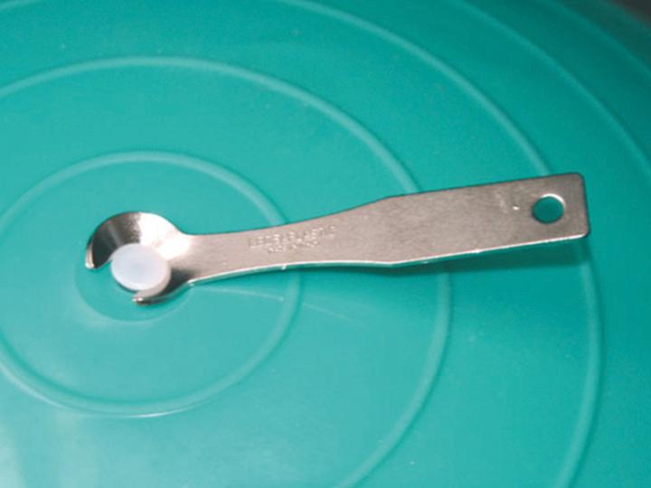 Produktbild Ledraplastic Stöpselheber für grosse Gymnastikbälle