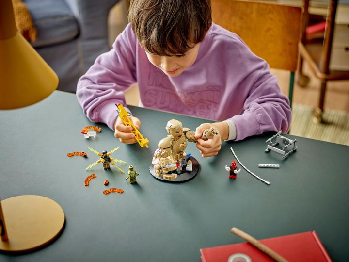 Actual product image LEGO 76280 Confidential (76280, LEGO Marvel)