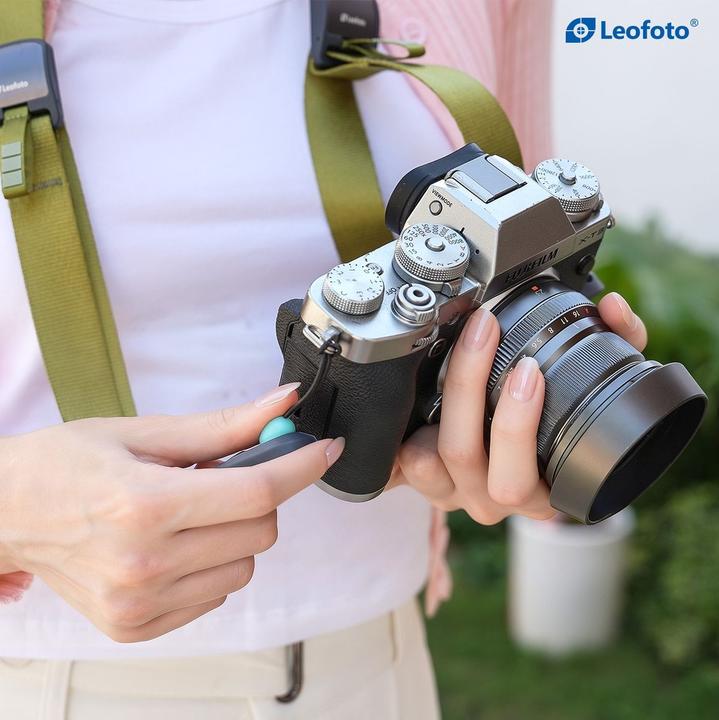 Actual product image Leofoto Camera strap green
