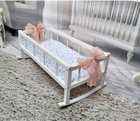 Produktbild Holzecke 2-in-1 Bett – XXL Wiege für Puppen mit 3-teiliger Bettwäsche