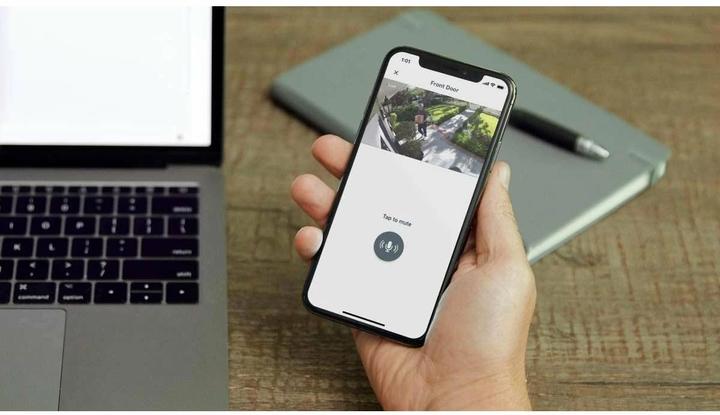 Actual product image Arlo Essential Spotlight, kit 3 cameras black (1920 x 1080 Pixels)