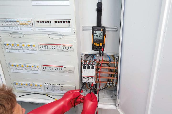 Actual product image Testo Hand multimeter digital 760-3 (CAT III 1000V, CAT IV 600V)