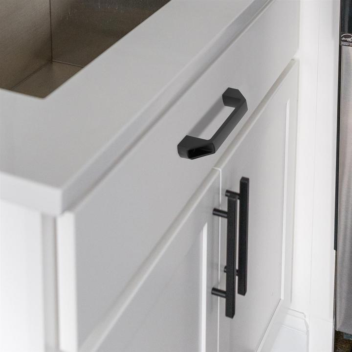 Actual product image Intirilife Plastic Handle 90 mm