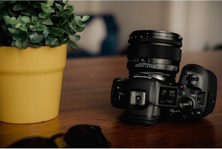 Actual product image Voigtländer Nokton 50mm / 1.0 asph. (Canon RF, full size)
