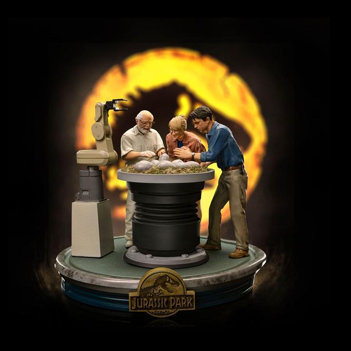 Actual product image Iron Studios Jurassic Park Scale Statue 1/10 Dino Hatching 23 cm