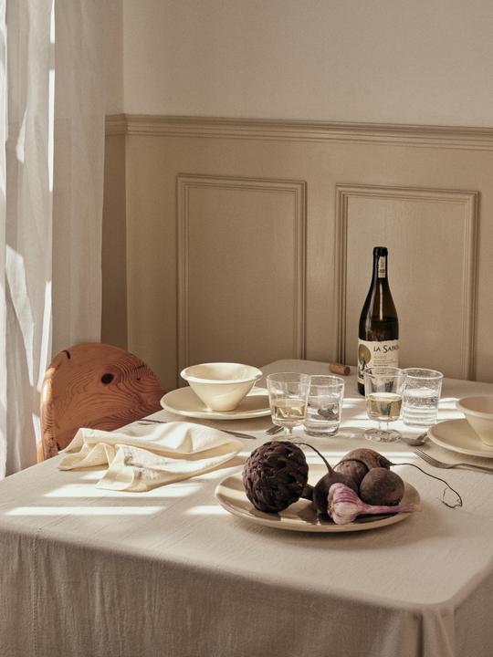 Actual product image Broste Copenhagen Alfredo Servierteller light grey Ø35cm