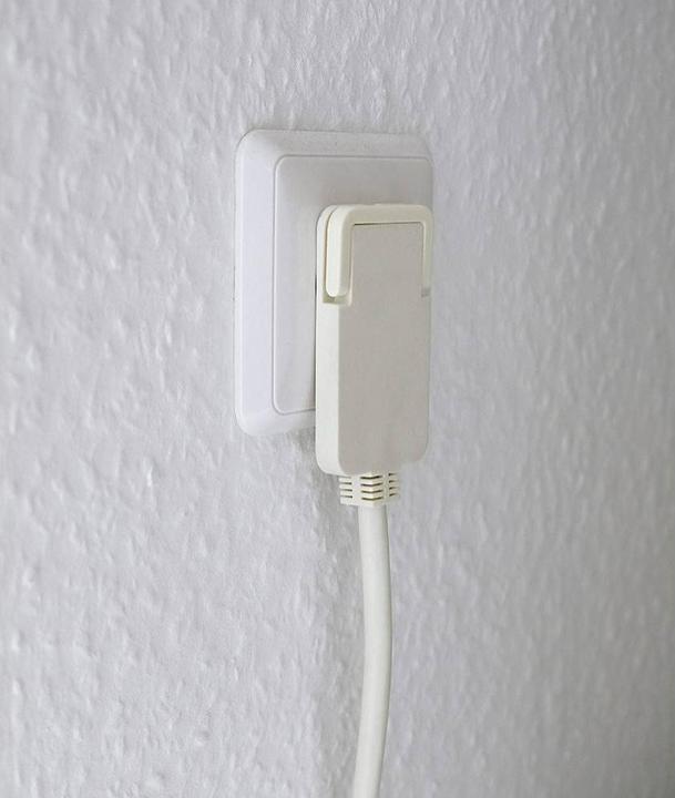 Actual product image Brennenstuhl Short extension cable with angled flat plug 10m H05VV-F3G1.5 white (10 m, CEE 7/3)