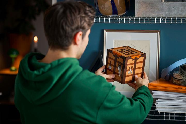 Produktbild LEGO Die Werkbank (21265, LEGO Minecraft)