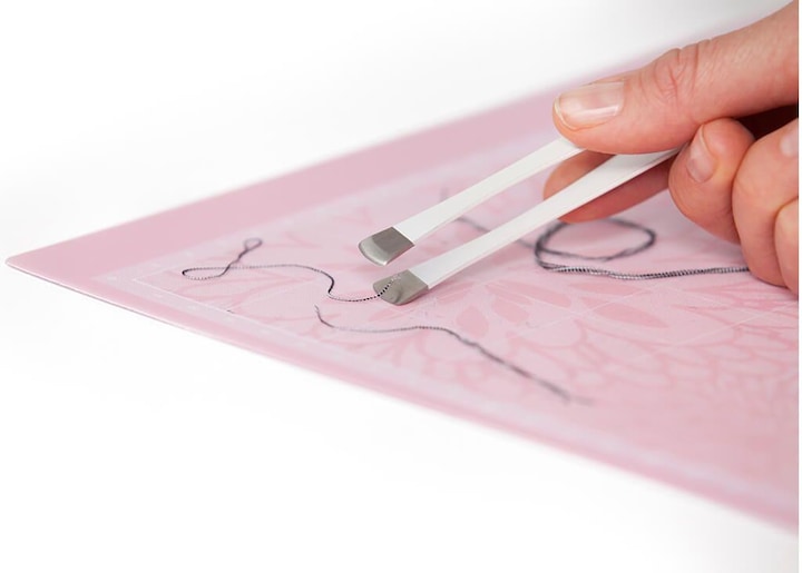 Actual product image Cricut Tool roller and tweezers