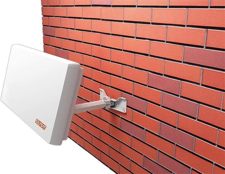 Actual product image Selfsat H22D+ flat antenna with single LNB (Flat antenna, 34.50 dB, DVB-T / -T2)