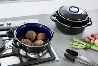 Actual product image BK Fortalit Braadpan - 30 cm / 5L - Enamel (30 cm, Casserole + Stewpot)