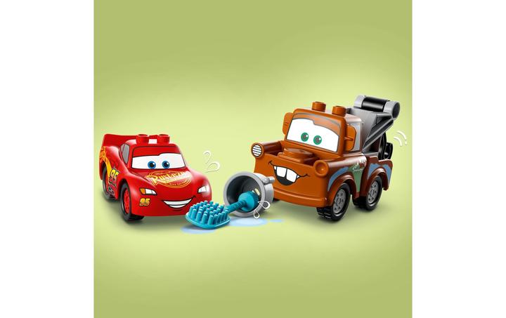 Actual product image LEGO Lightning McQueen and Mater in the car wash (10996)