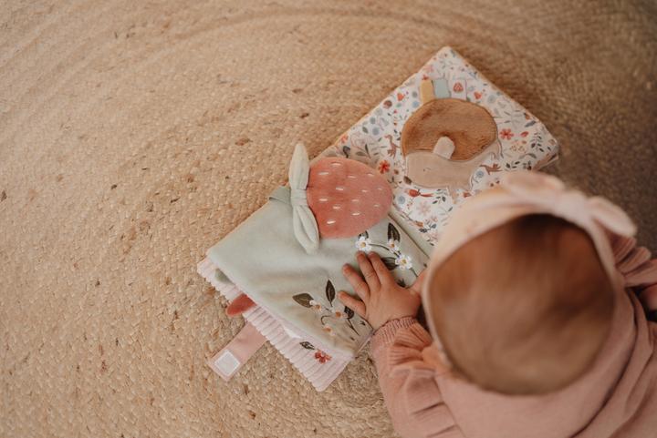 Immagine prodotto Little Dutch Stoffbuch mit Aktivitäten Fairy Garden