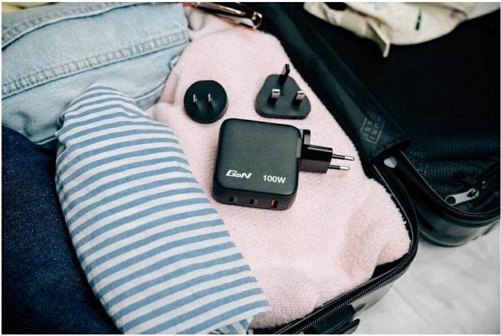 Produktbild Verbatim Mini GaN Charger 3 Port 100W w Display (EU/UK/US) (100 W, 3 Ports)