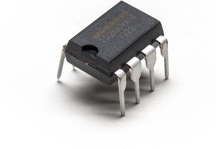 Image du produit Winbond W25Q80BV 1 Mo de mémoire flash SPI