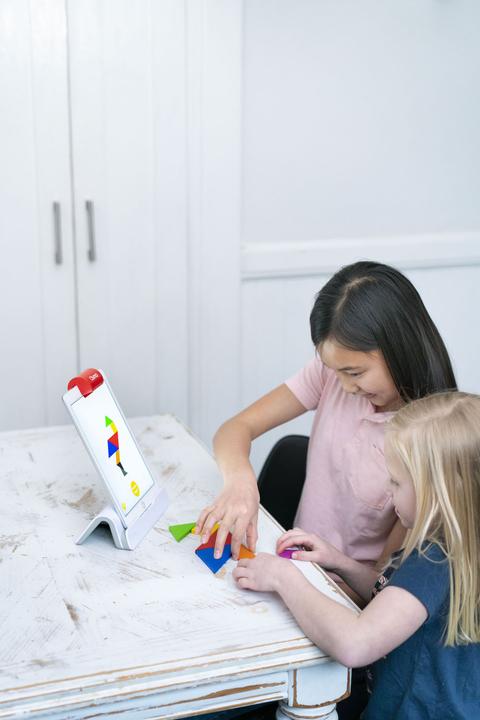 Produktbild Play Osmo Tangram (2019) (Dänisch, Deutsch, Englisch, Französisch, Italienisch, Niederländisch, Norwegisch, Schwedisch, Spanisch, 6 - 10 Jahre)