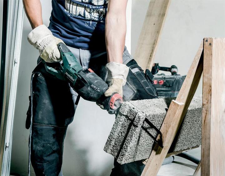 Actual product image Metabo Sabre saw