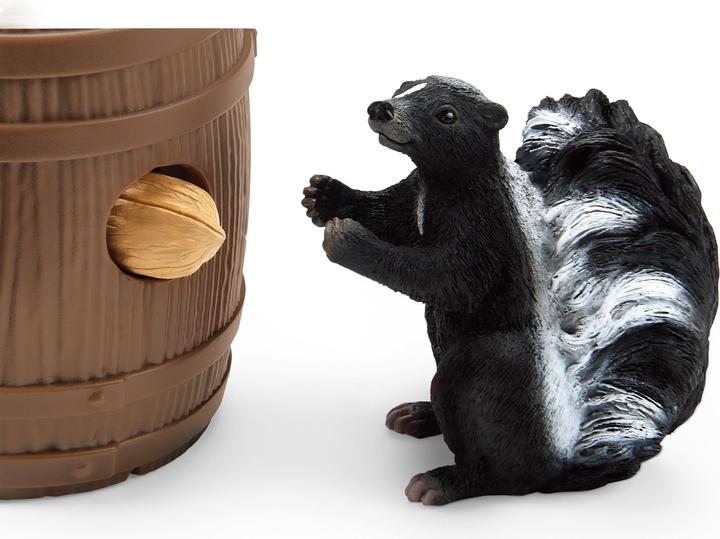 Actual product image Schleich Fun around the nut