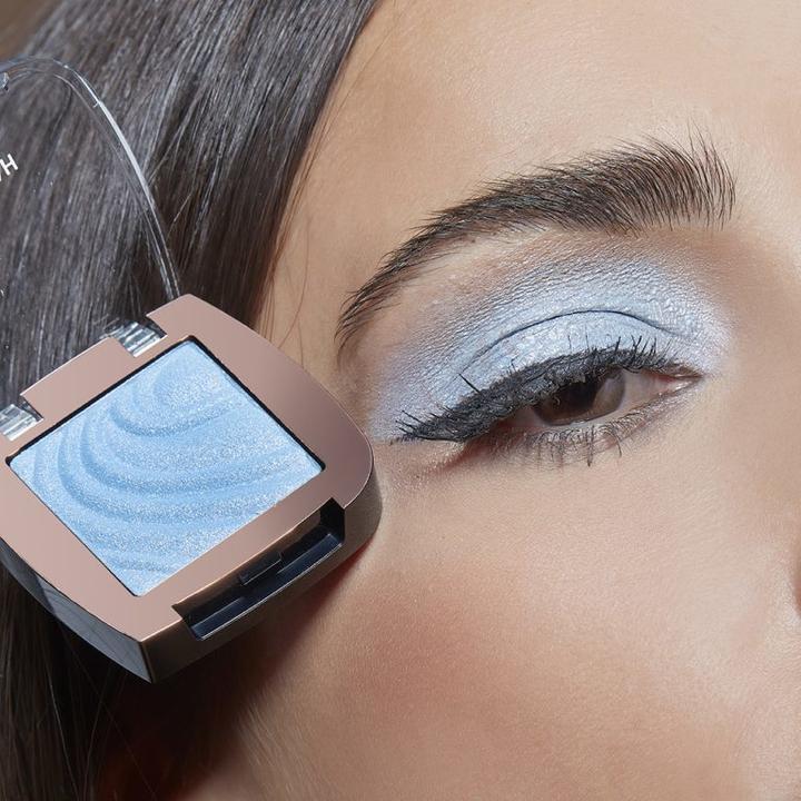 Actual product image Deborah Milano Color Lovers Eyeshadow No 06 (Light Blue Sky)