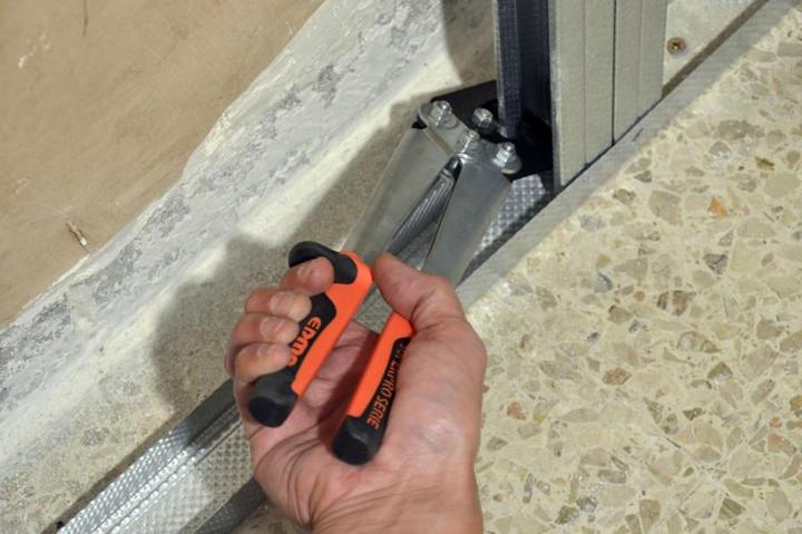 Immagine prodotto Edma Pinze per giunzione di profili, a due mani 0,8+0,8 mm. 330 mm (350 mm)