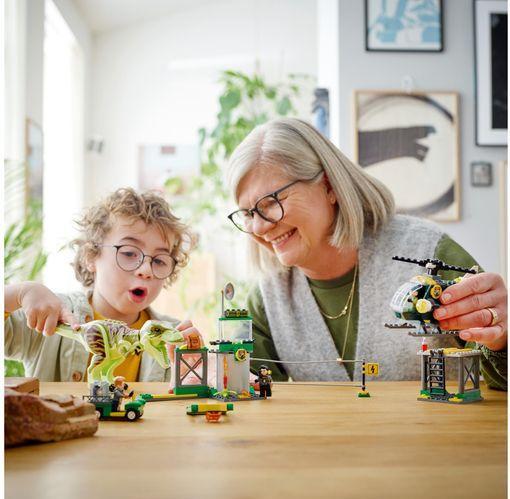 Actual product image LEGO T. Rex outbreak (76944, LEGO Jurassic World)