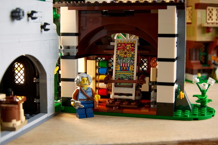 Productafbeelding LEGO Middeleeuws stadsplein (10332, LEGO Icons, LEGO Zeldzame Sets)