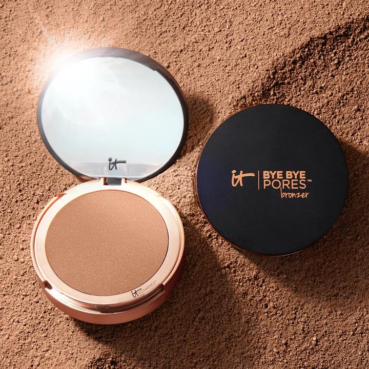 Produktbild It Cosmetics Bye Bye Pores Anti-Aging Bronzer mit Hyaluronsäure 0,3 oz (Beach, Bronzer, 8.60 ml)