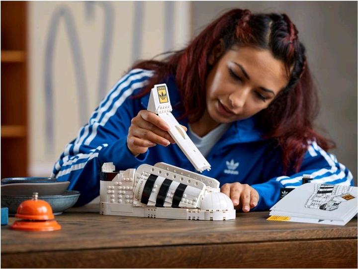 Produktbild LEGO Adidas Originals Superstar (10282, LEGO Icons)