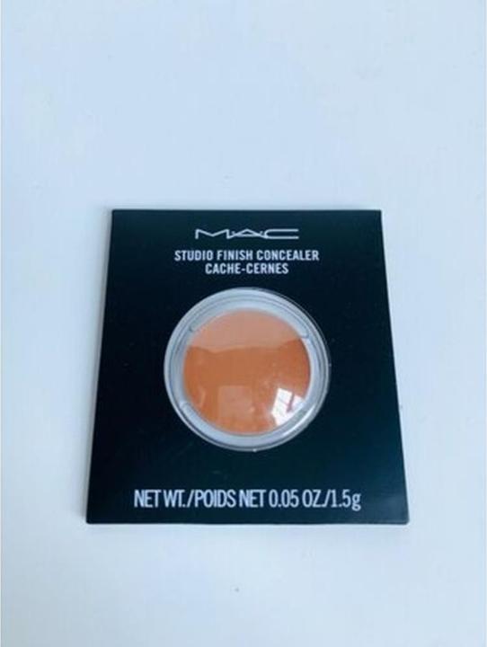Actual product image MAC Cosmetics Studio Finish Concealer Pro Palette Refill Pan Nc45 1.5 G (NC45)