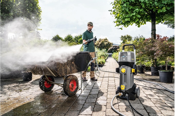 Actual product image Kärcher Professional Rechargeable high pressure cleaner, HD 4/11 C Bp Pack, 36 V rechargeable battery (Rechargeable battery operated)