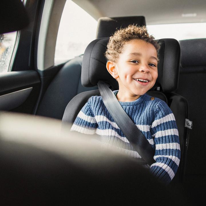 Produktbild BabyGo Safechild 2, schwarz (Kindersitzerhöhung, ECE R129/i-Size Norm)