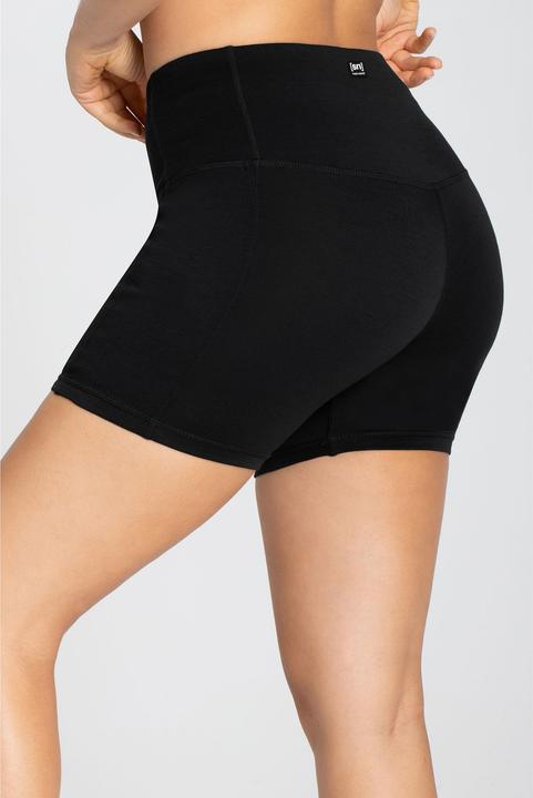Actual product image Super Natural W Liquid Flow Shorts (L)