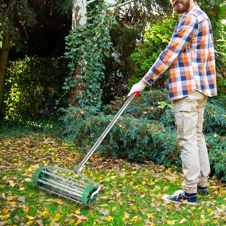 Actual product image Outsunny Handvertikutierer