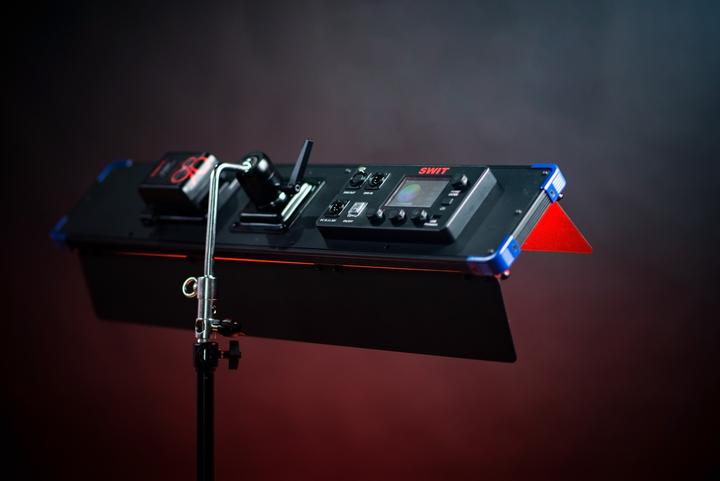 Actual product image Swit Slim and Natural-Born-Soft 7.5:1 professional 100W RGBW LED Panel Light 2.1cm ultra slim, Natural-B (Studio light)