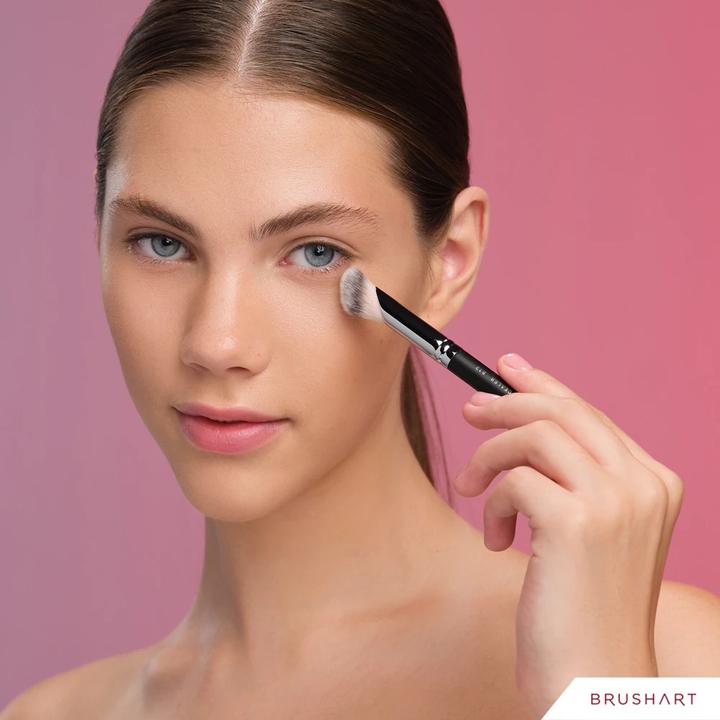 Actual product image BrushArt Angled Concealer Brush (Concealer)