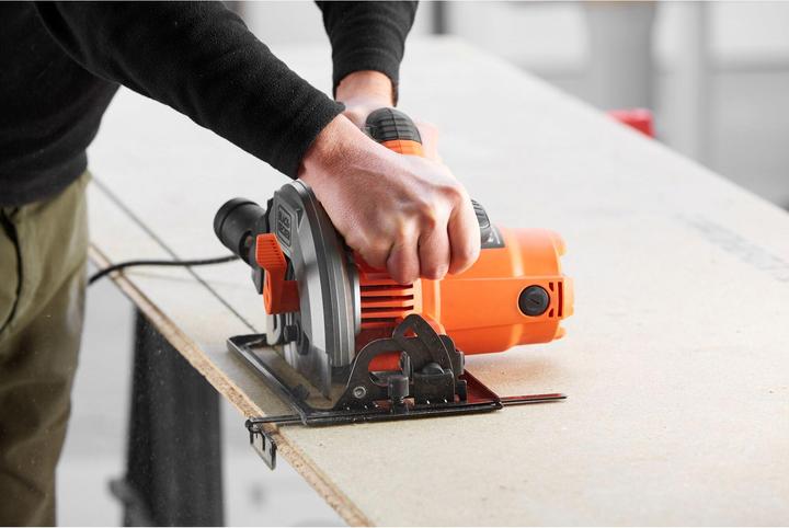 Actual product image Black & Decker Hand circular saw CS1550