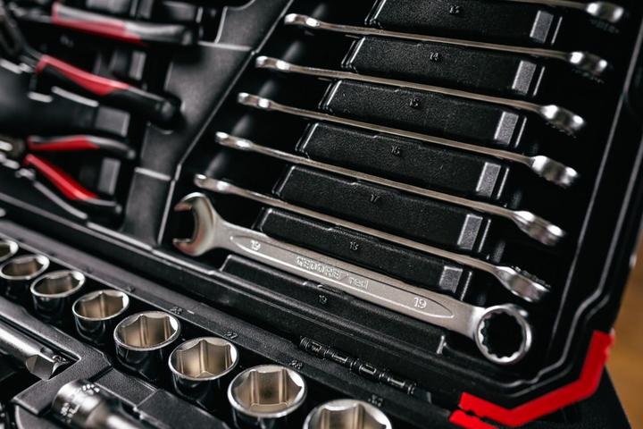Actual product image Gedore Red 100-piece socket wrench set 1/4 + 1/2 inch 10-32mm