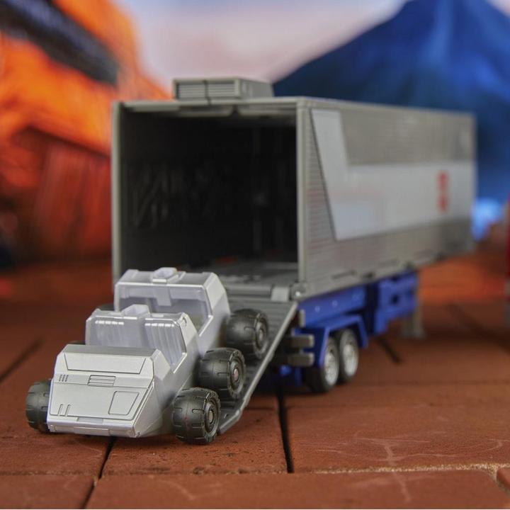 Produktbild Hasbro The Transformers: The Movie Generations Studio Series Commander Class Actionfigur Optimus Prime 18 c