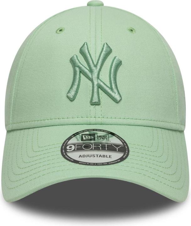 Actual product image New Era 9Forty Strapback Cap - New York Yankees Green Pastel