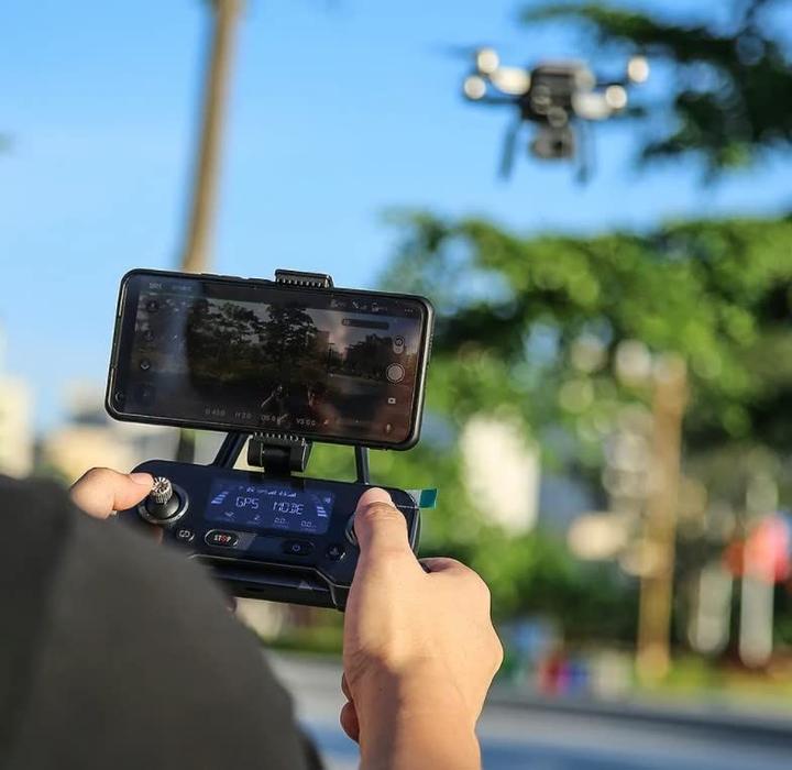 Produktbild Luxwallet Skyline Drone 15-30KM/h 4K Video WiFI GPS - 3000 Meter 5Ghz FPV 3 Axis Gimbal Luchtfotografie RC 3KM