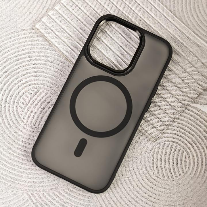 Actual product image OEM Frozen Mag case for iPhone 17 Pro Max black (Apple iPhone 17 Pro Max)