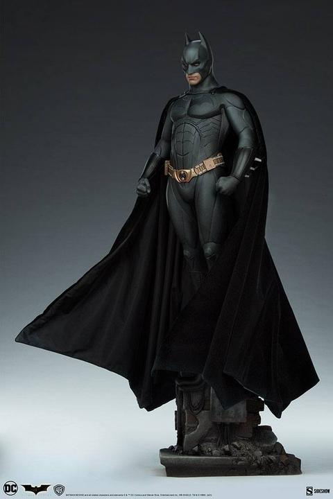 Actual product image Sideshow Batman Begins statuette Premium Format Batman 65 cm