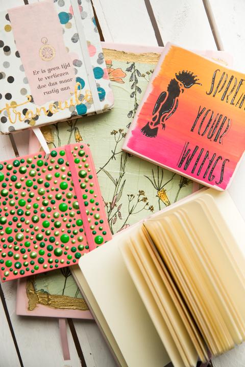 Actual product image Talens Sketchbook 12x12 white (12 x 12 cm)