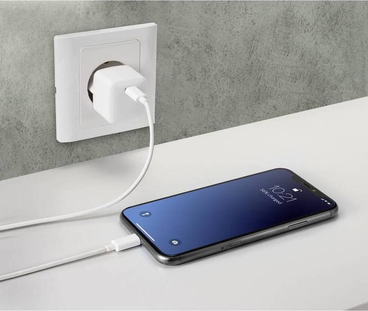 Actual product image Basetech USB C — Lightning (2 m, USB 2.0, 60 W)