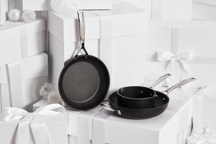 Image du produit Le Creuset Set de poêles antiadhésives en aluminium 24/26 cm, casserole à lait (16 cm, Poêle à frire, Pot à lait, Aluminium)