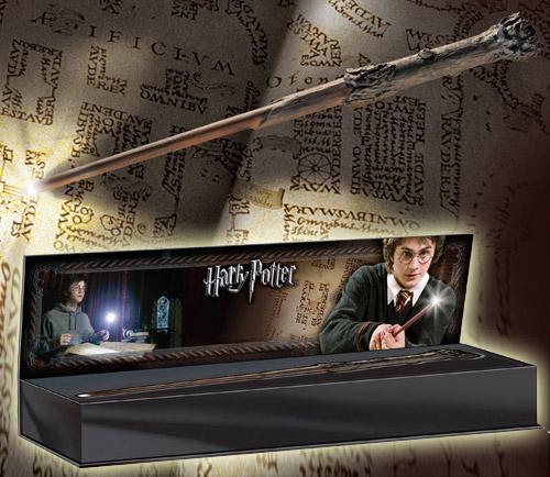 Produktbild Noble Collection Harry Potter Replik Harrys Zauberstab mit Leuchtfunktion