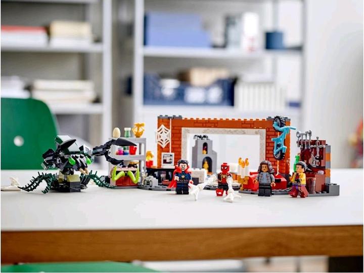 Actual product image LEGO Spider-Man in the Sanctum Workshop (76185, LEGO Marvel)